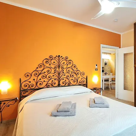 Al Glicine Apartments Lazise Exterior photo